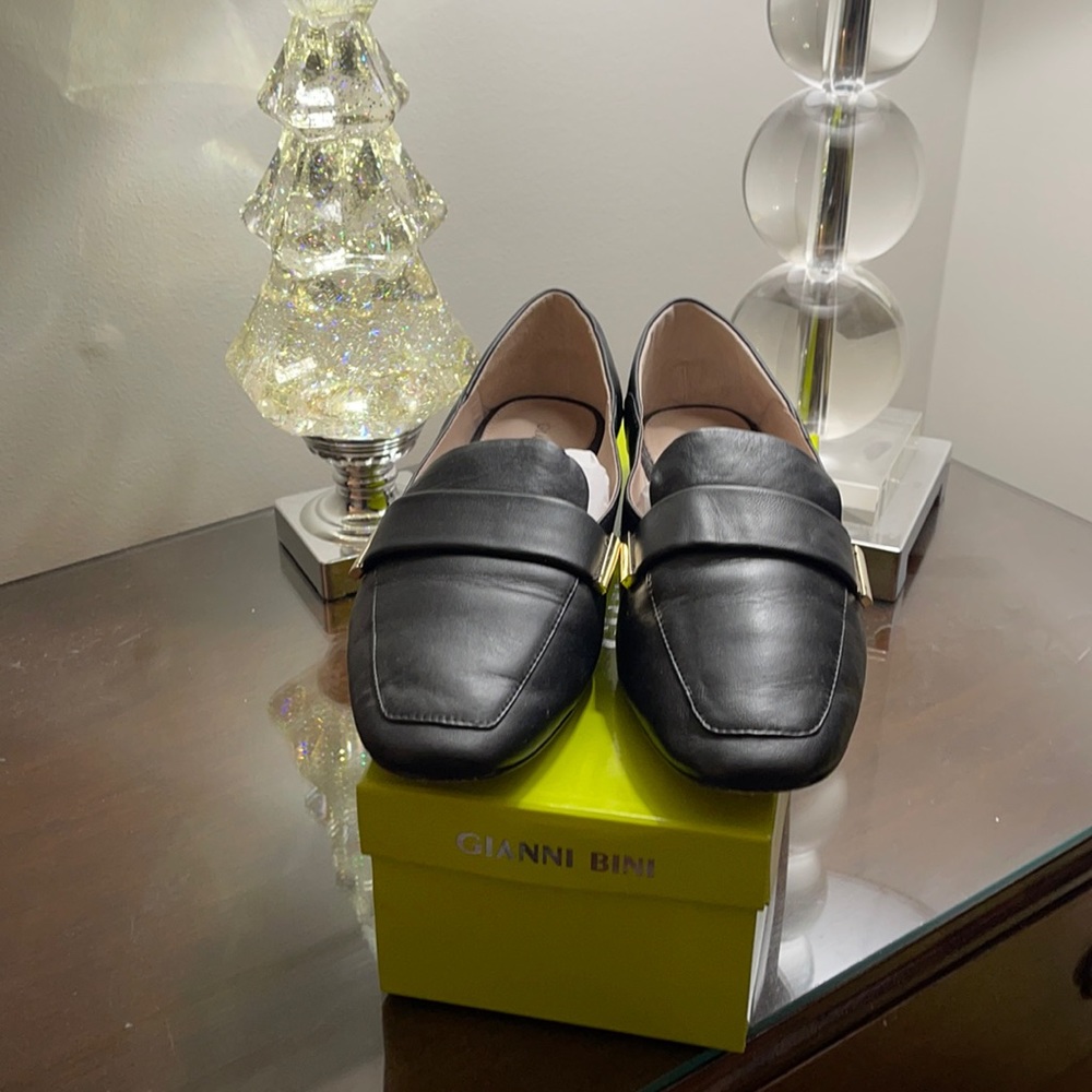 Gianni Bini Flats size 9
